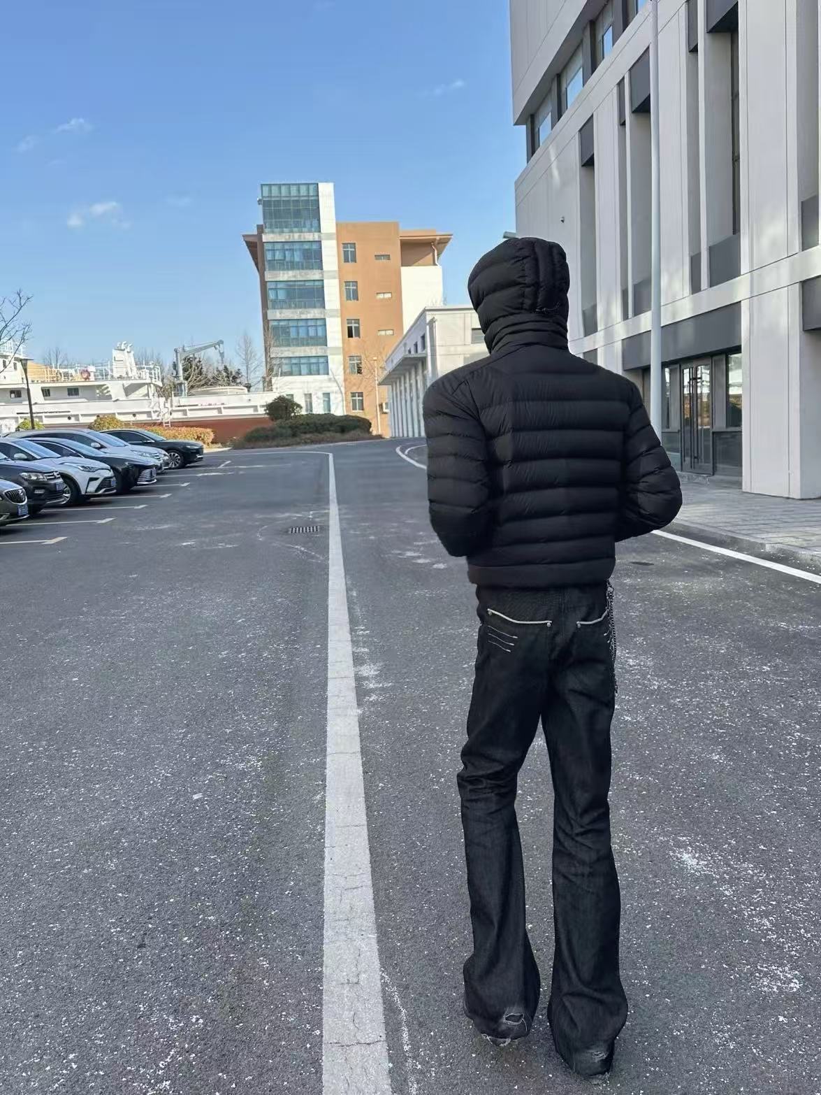 بنطلون جينز أسود